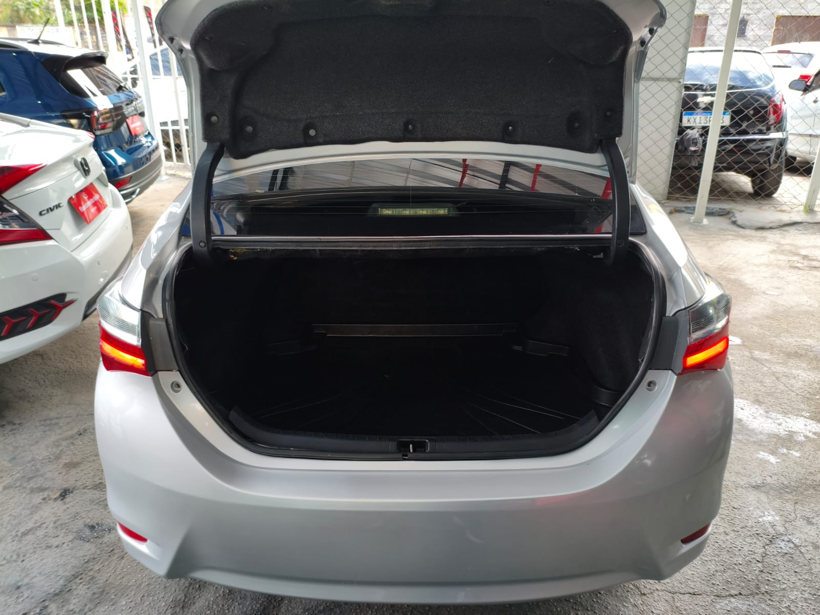 Toyota COROLLA GLI UPPER 2018 — foto 2
